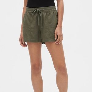 Cute Utility Pull-On Shorts in Green